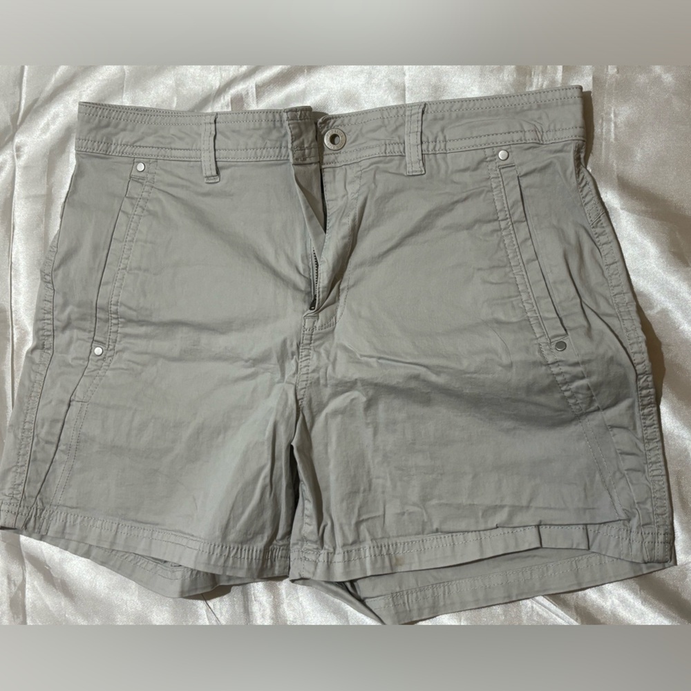 Eddie Baur Cityscape short size 10